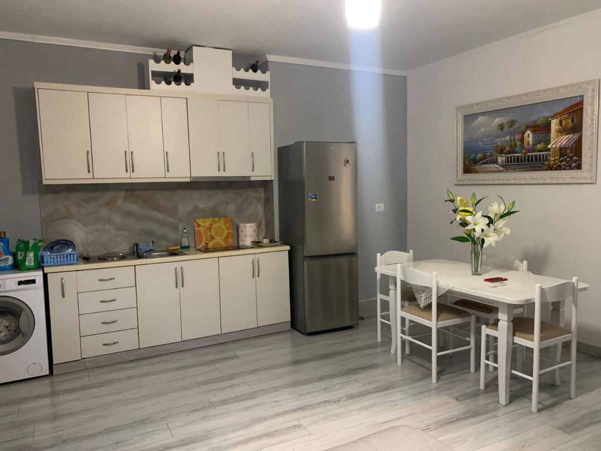 Vjola Apartments 2 Sarande Bagian luar foto