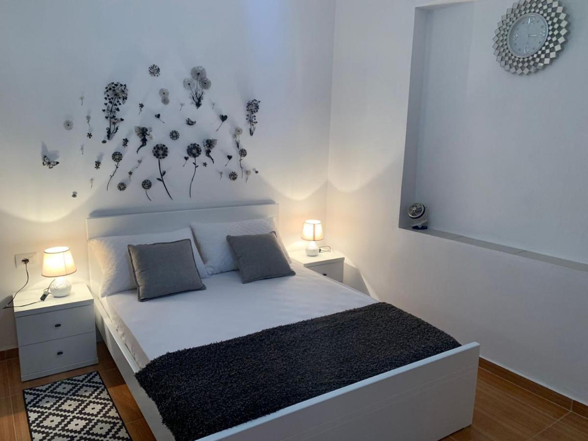 Vjola Apartments 2 Sarande Bagian luar foto